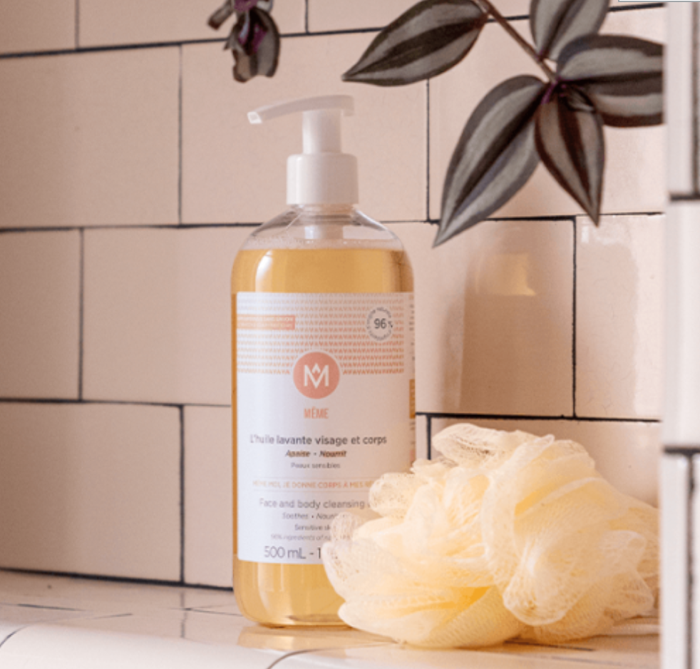 Photo de présentation de l'huile lavante pour visage et corps de la marque même cosmétiques